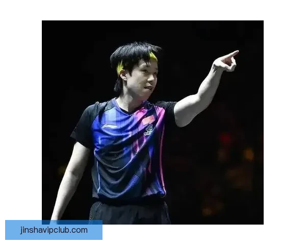 师娘落泪心疼刘国正妻子哽咽王楚钦独背国旗前行这一幕太揪心至极